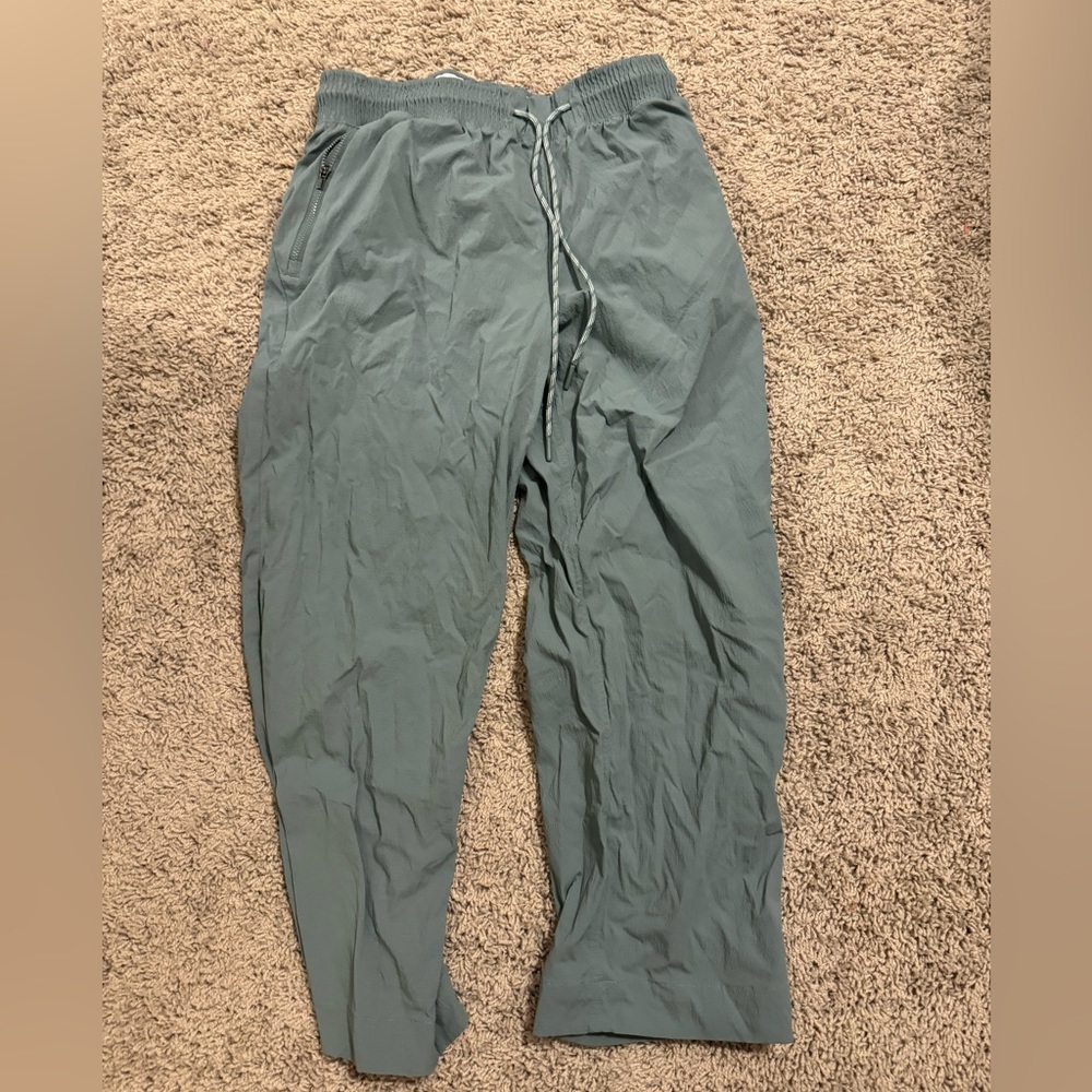 Athleta 746 Women's Trekkie Straight Crop Pantalon 3/4 Pants‎ size 8